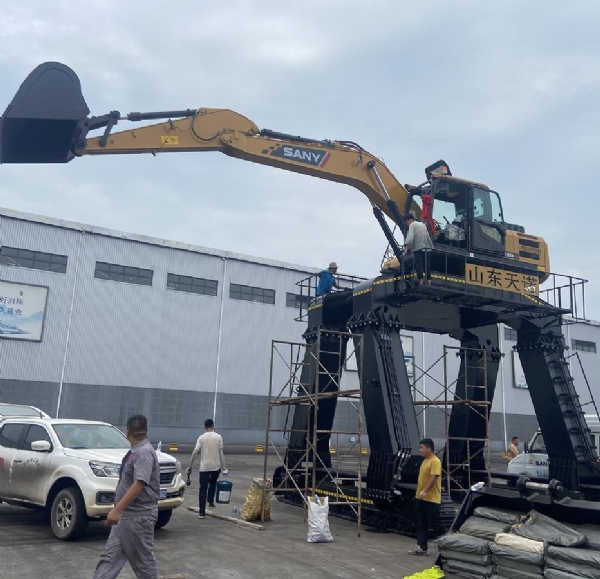 三一大长腿装置现场